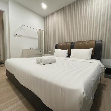 The Wave - Kota Laksamana -- Pool View -- 6 Pax Apartment Malacca ภายนอก รูปภาพ